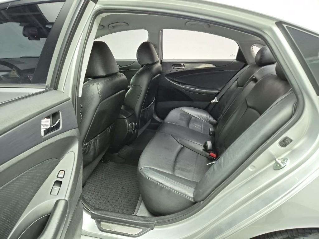 HYUNDAI Sonata - Vista 12