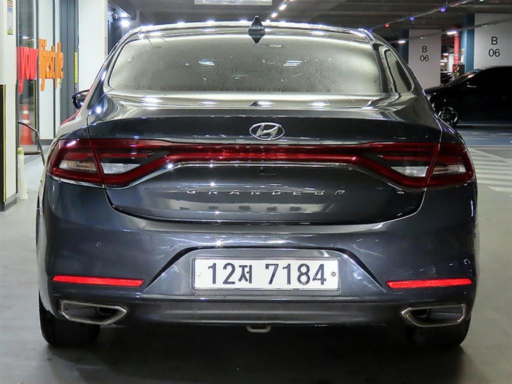 HYUNDAI Grandeur - Vista 5