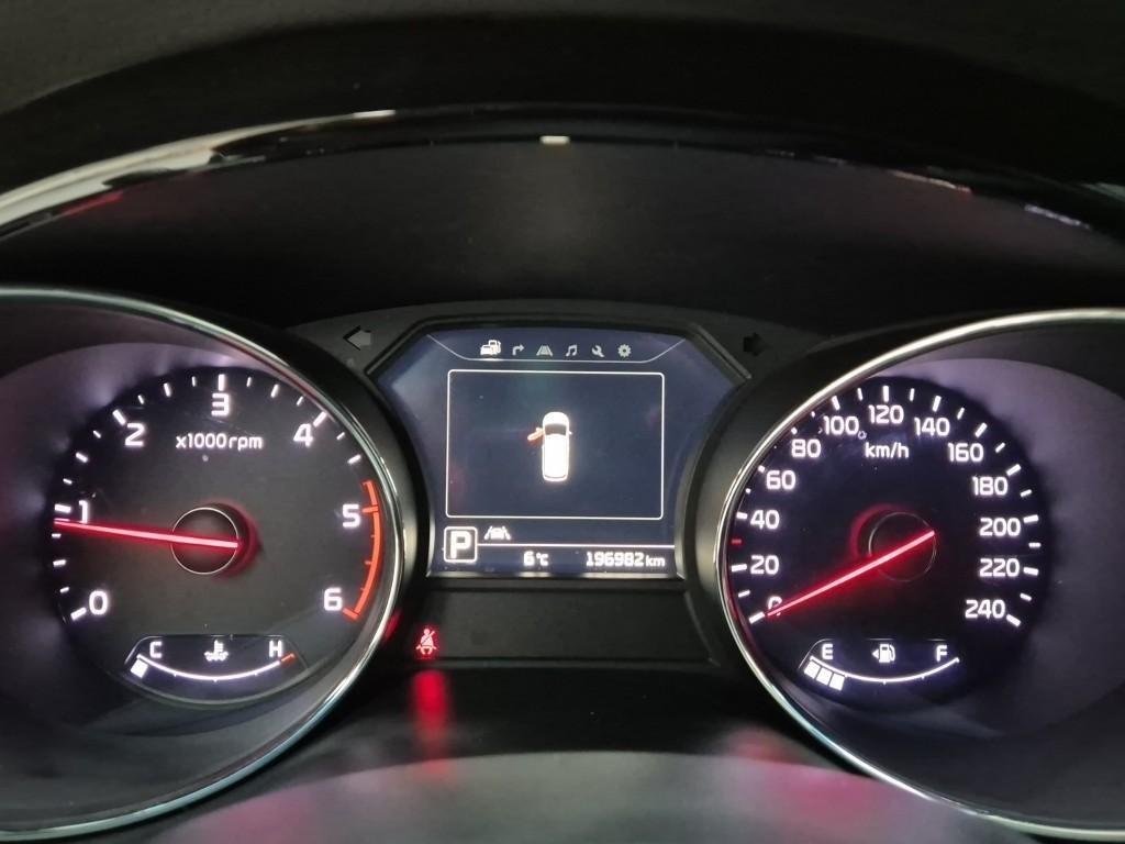 KIA Carnival - Vista 6