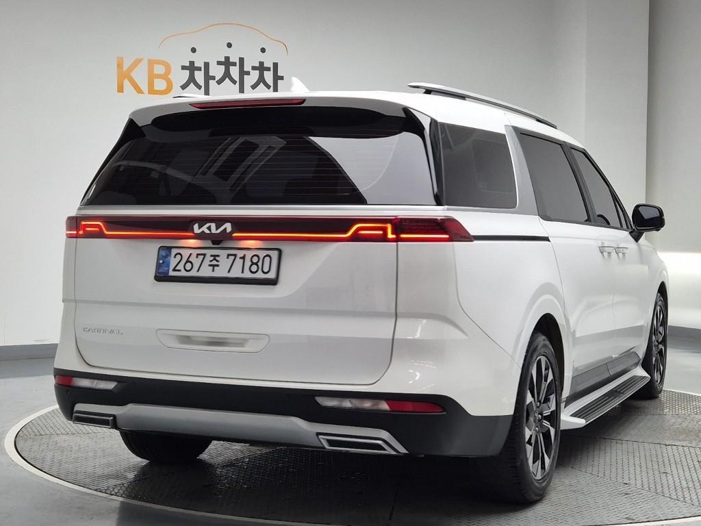 KIA Carnival - Vista 2