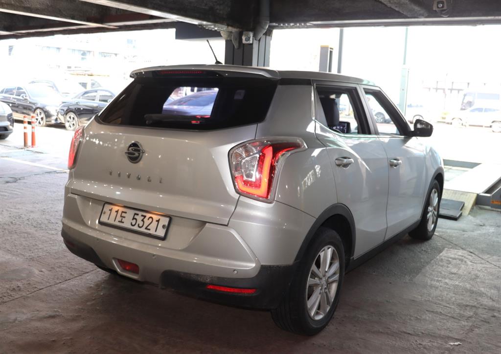 Ssangyong Tivoli - Vista 9