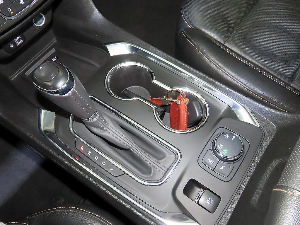 Chevrolet Travers - Vista 12