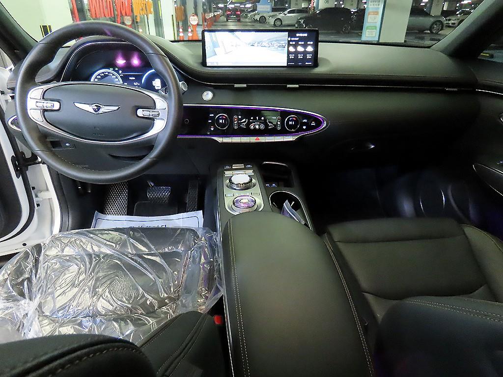 Genesis GV70 - Vista 10