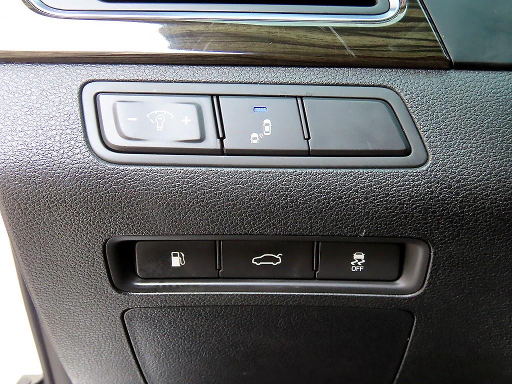 HYUNDAI Sonata - Vista 12