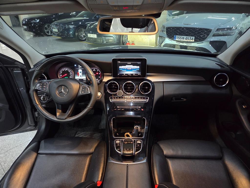 Mercedes Benz C Class - Vista 8