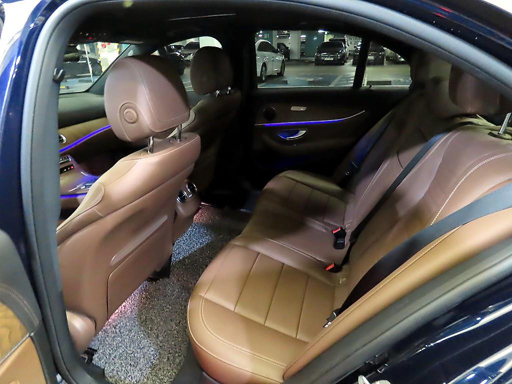 Mercedes Benz E class - Vista 7