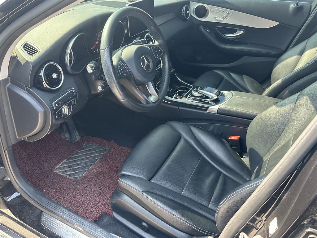 Mercedes Benz C Class - Vista 4