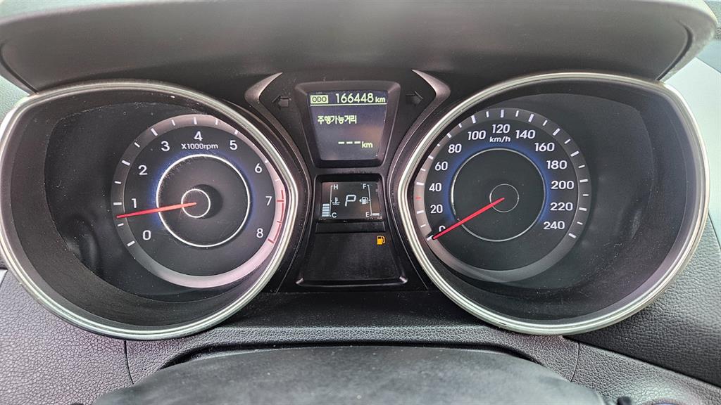 HYUNDAI Avante - Vista 8