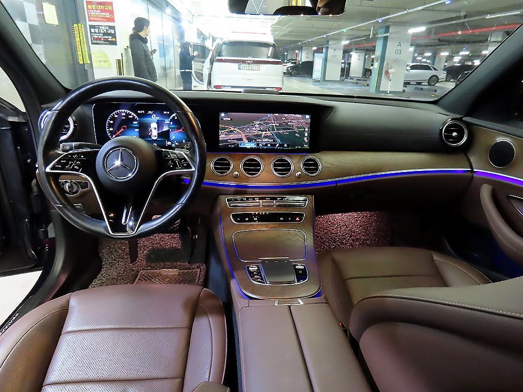 Mercedes Benz E class - Vista 10