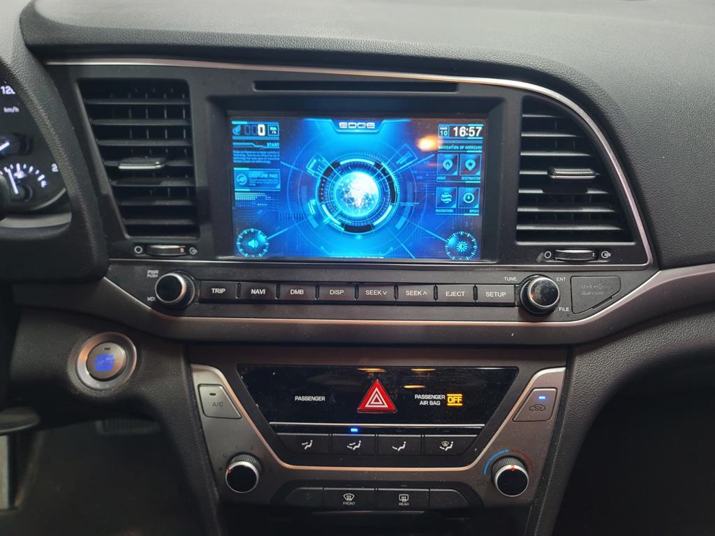 HYUNDAI Avante - Vista 12