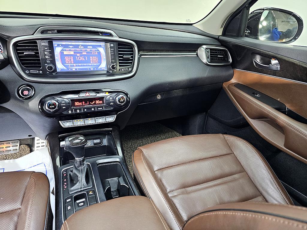 KIA Sorento - Vista 10