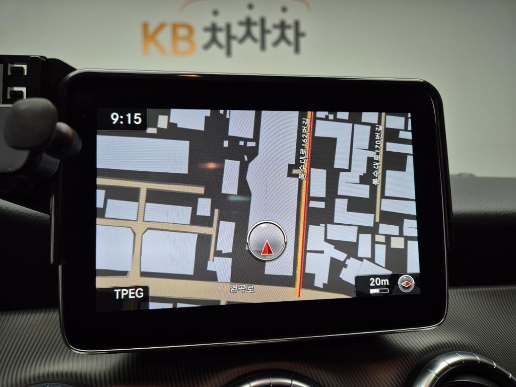 Mercedes Benz CLA Class - Vista 12