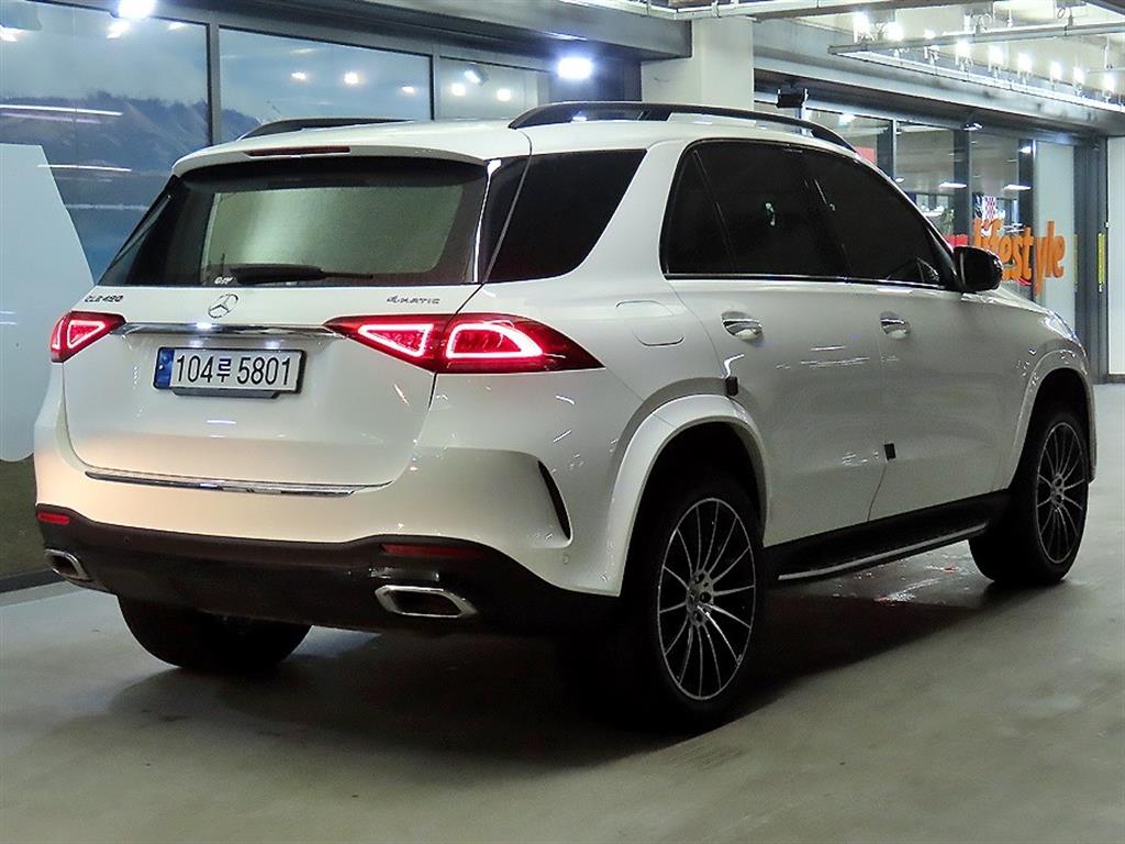 Mercedes Benz GLE Class - Vista 3