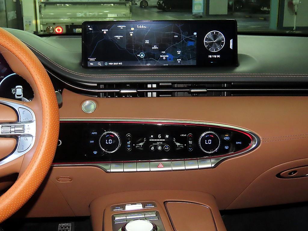 Genesis GV70 - Vista 11