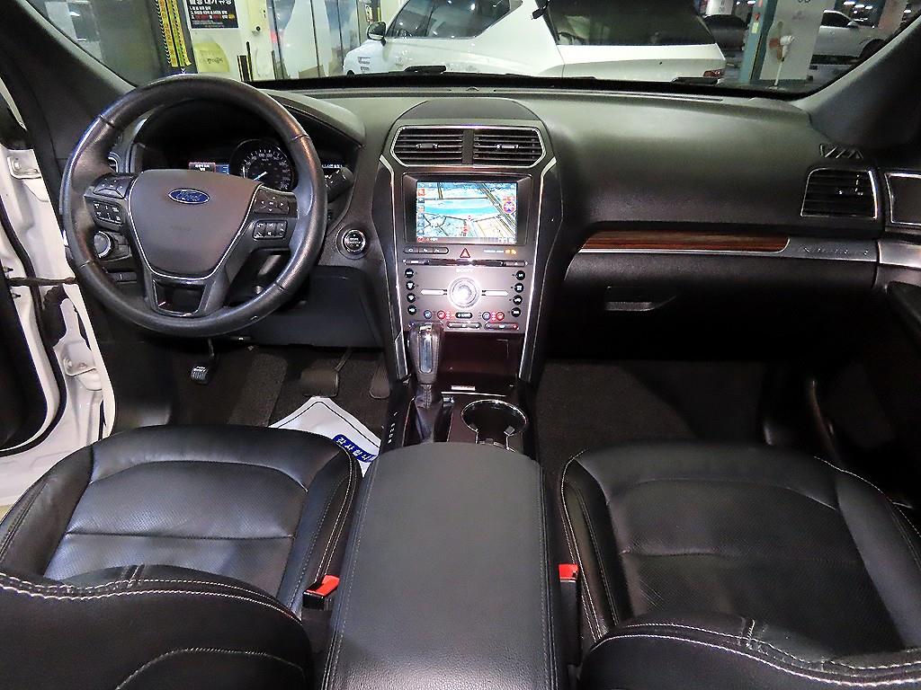 Ford Explorer - Vista 10