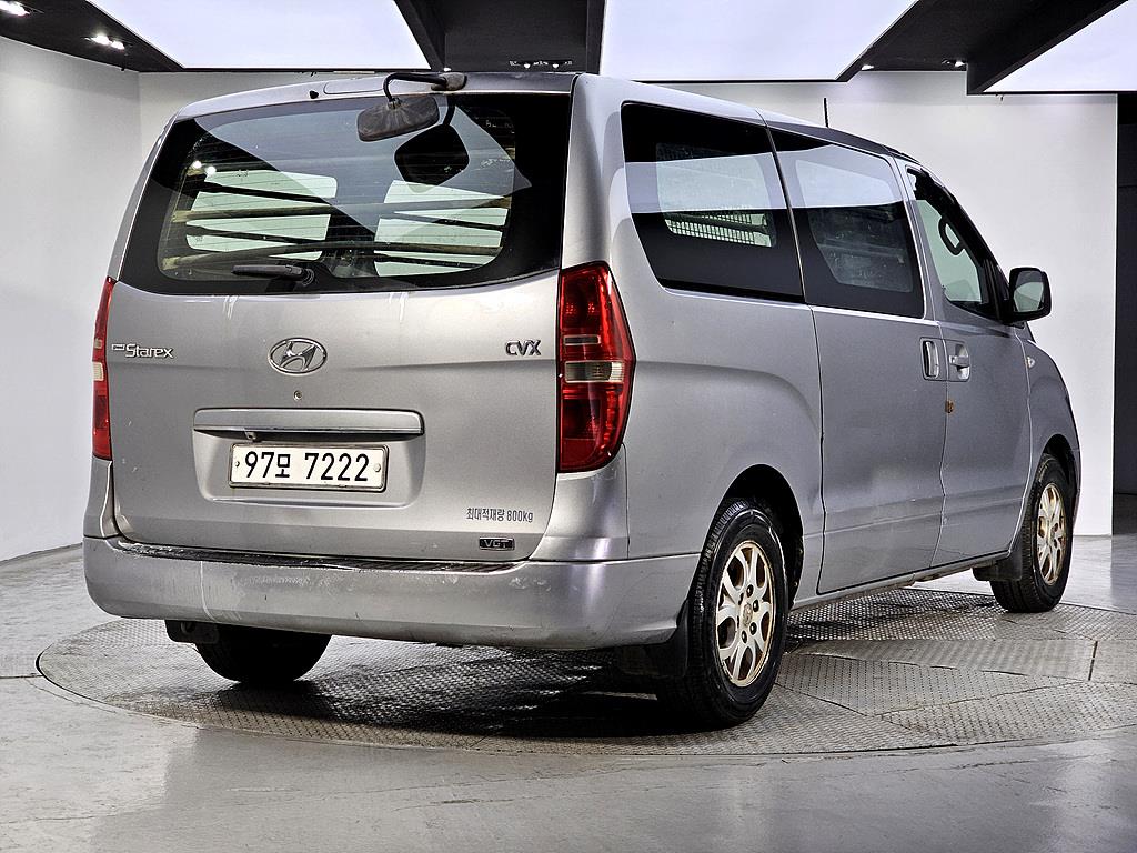 HYUNDAI Starex - Vista 4