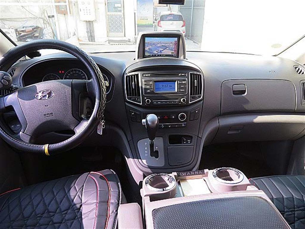 HYUNDAI Starex - Vista 9