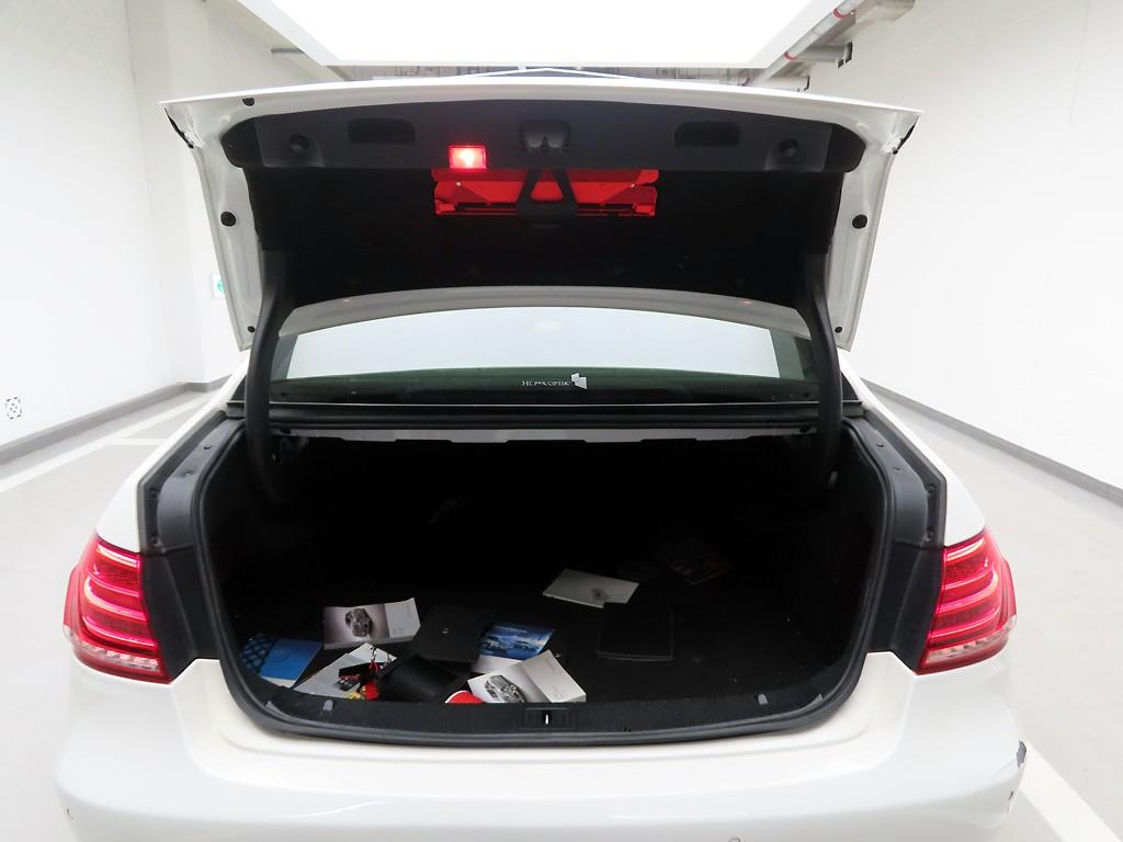 Mercedes Benz E class - Vista 5