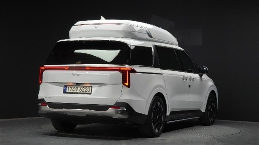 KIA Carnival - Vista 4