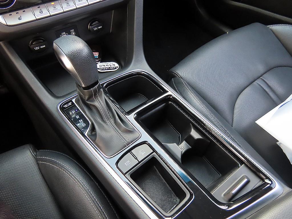 HYUNDAI Sonata - Vista 10