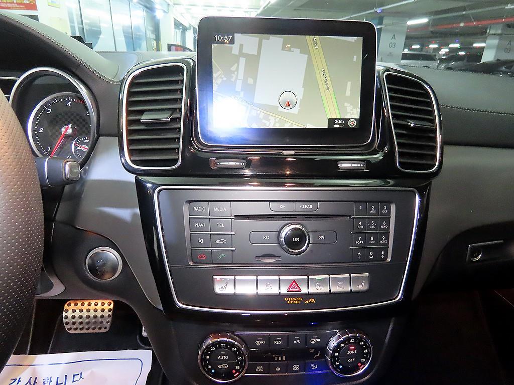 Mercedes Benz GLE Class - Vista 11