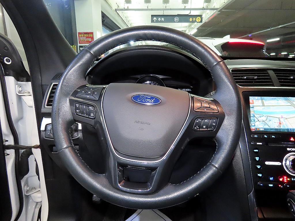 Ford Explorer - Vista 8