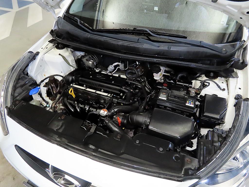 HYUNDAI Accent 2012 Blanco - Importación desde Corea - HF Imports Iquique - Foto 19