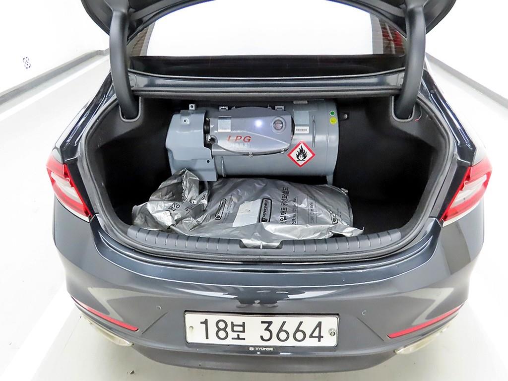 HYUNDAI Grandeur - Vista 5