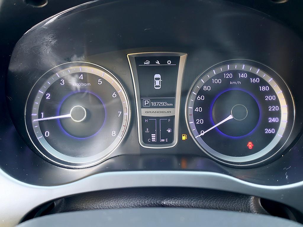 HYUNDAI Grandeur - Vista 11