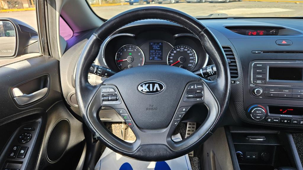 KIA K3 2014 Negro - Importación desde Corea - HF Imports Iquique - Foto 13