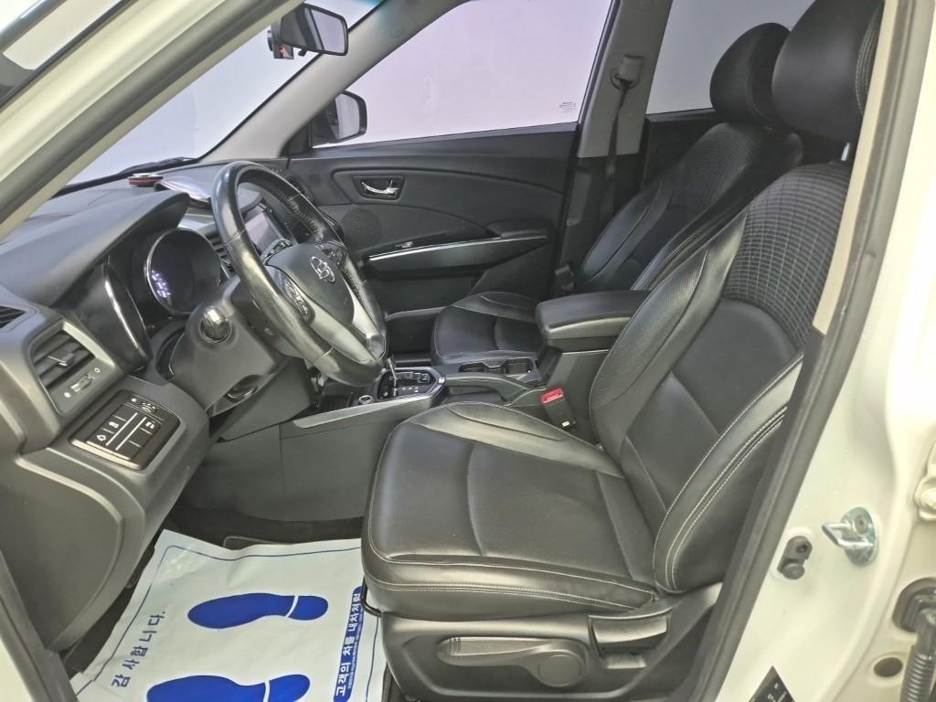 Ssangyong Tivoli - Vista 11