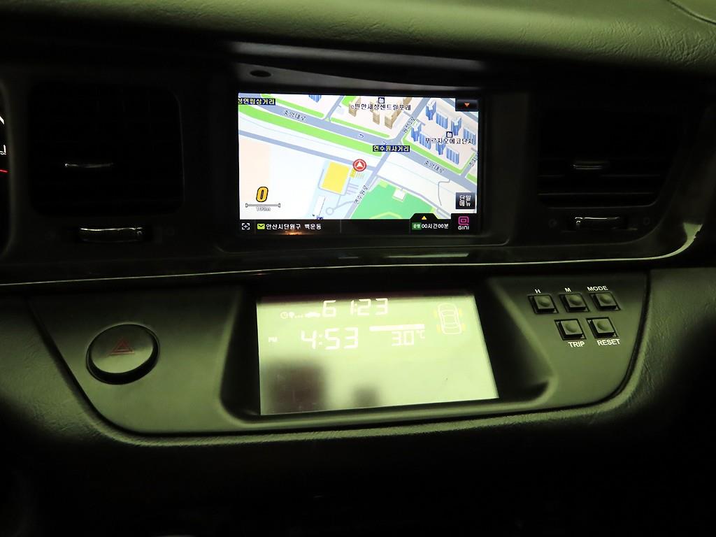 HYUNDAI Equus - Vista 9