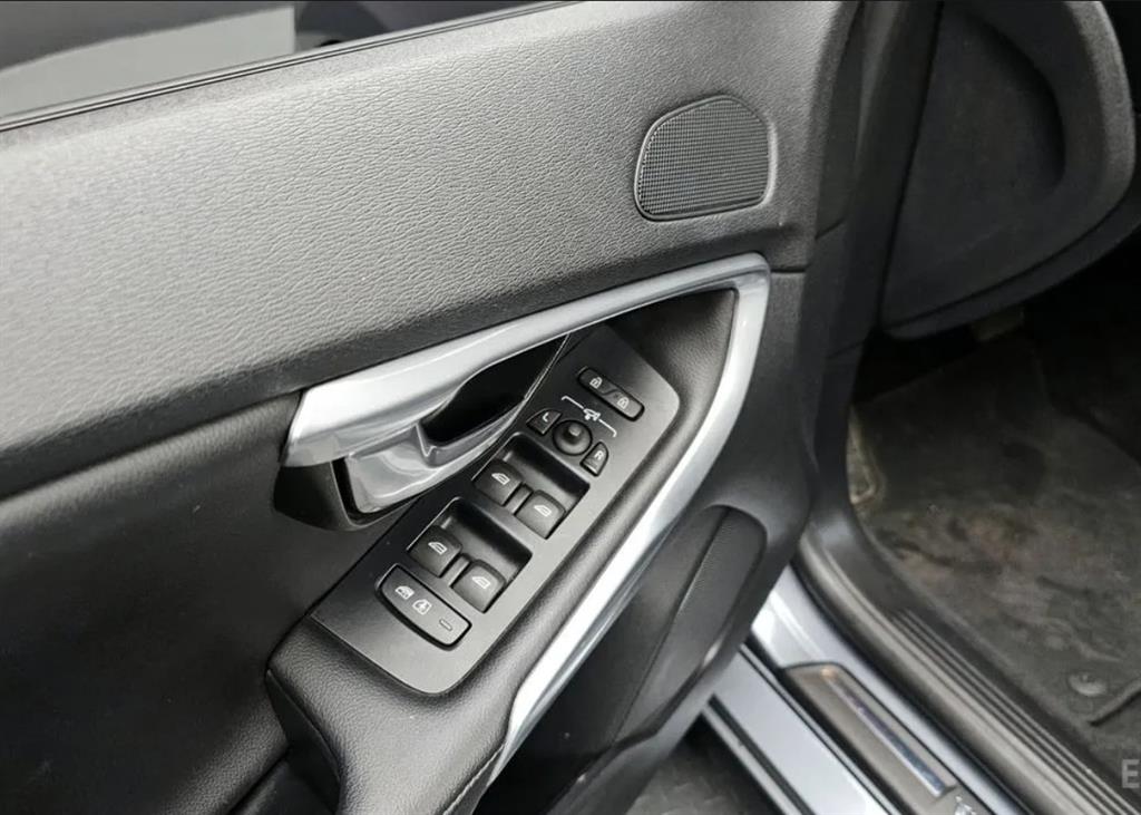 Volvo V40 2018 Gris - Importación desde Corea - HF Imports Iquique - Foto 18