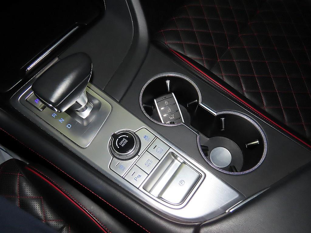 Genesis G70 - Vista 12