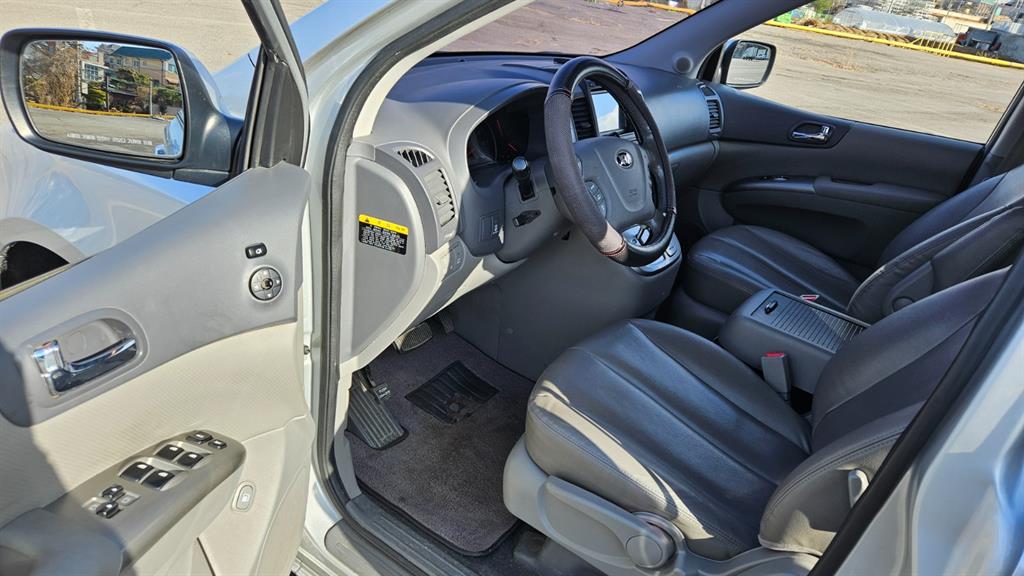 KIA Carnival - Vista 10