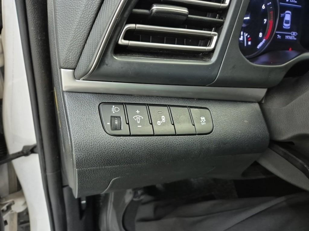 HYUNDAI Avante 2019 Blanco - Importación desde Corea - HF Imports Iquique - Foto 16