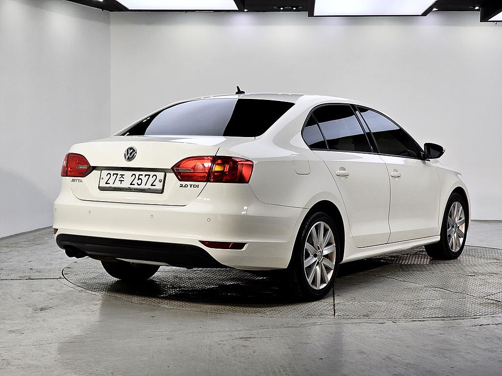 Volkswagen Jetta - Vista 4