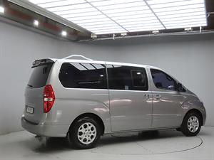 HYUNDAI Starex - Vista 8