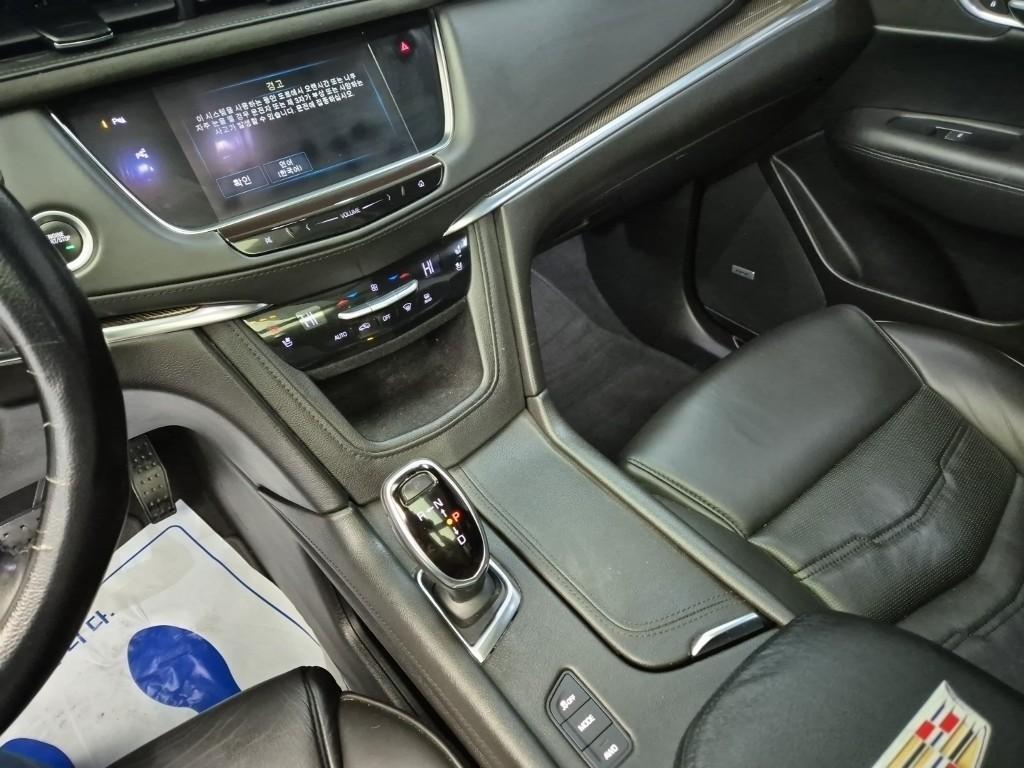 Cadillac XT5 - Vista 10