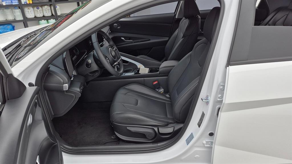 HYUNDAI Avante - Vista 5