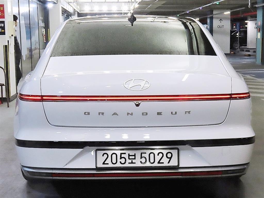 HYUNDAI Grandeur - Vista 5