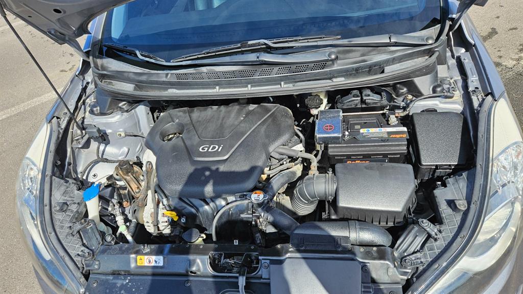 HYUNDAI Avante - Vista 6