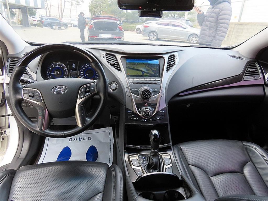 HYUNDAI Grandeur - Vista 7