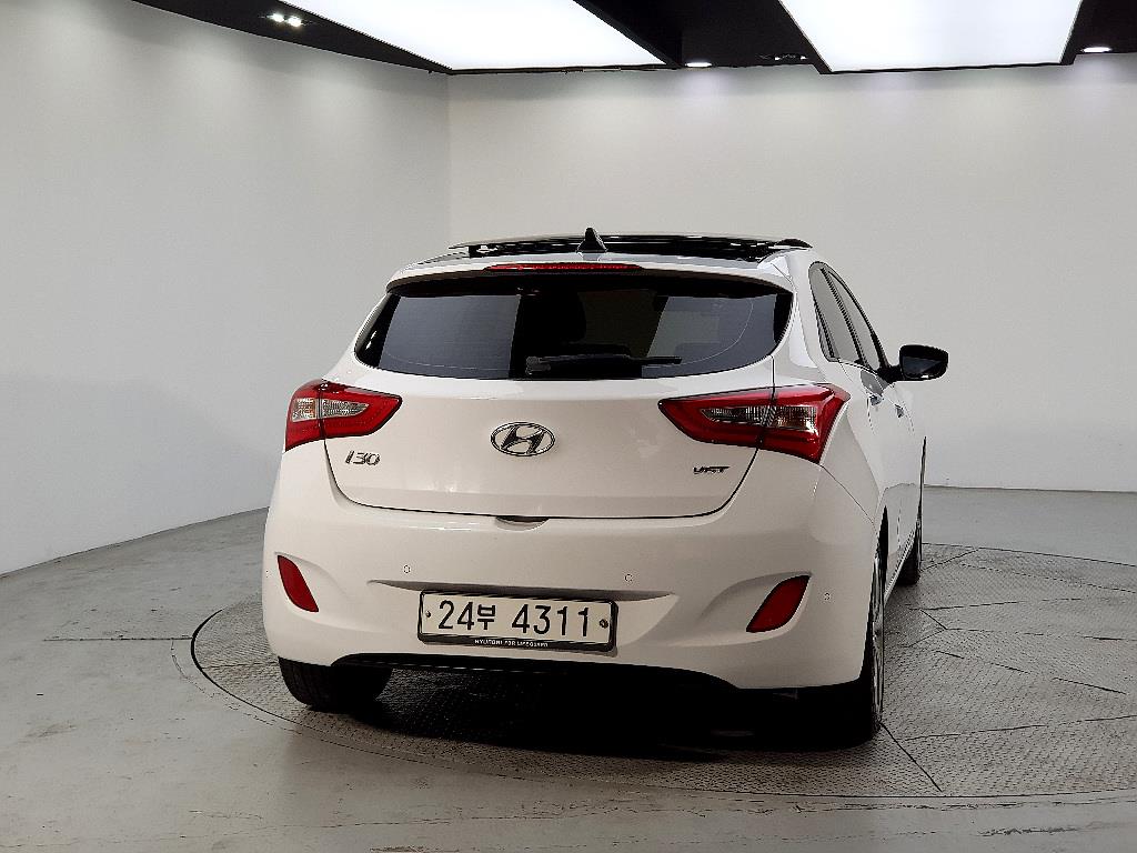 HYUNDAI i30 - Vista 3