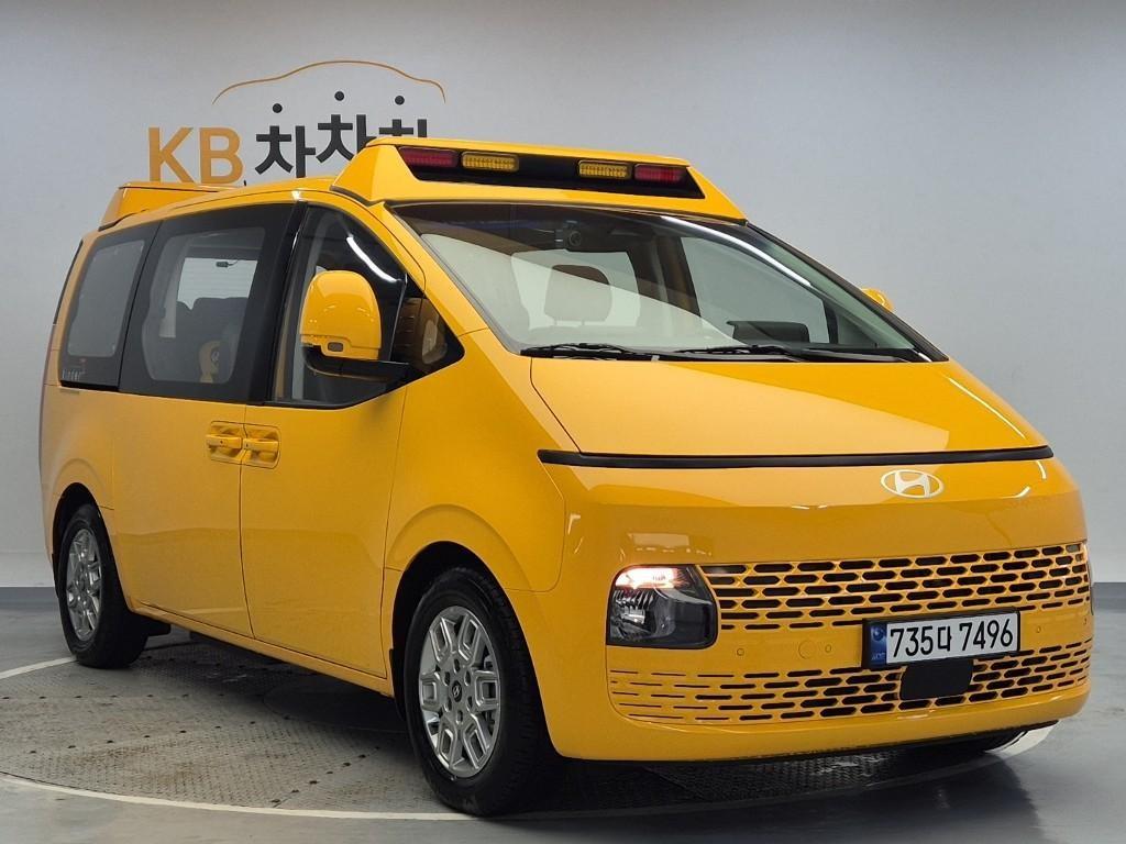 HYUNDAI Staria - Vista 3