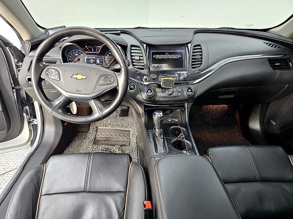 Chevrolet Impala - Vista 5