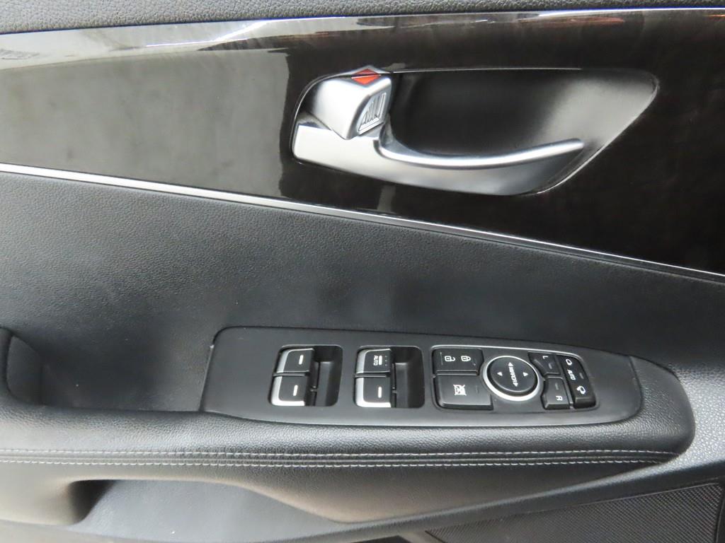 KIA Sorento - Vista 9