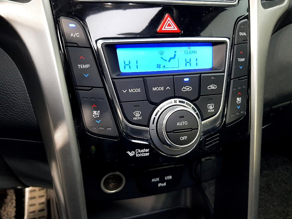 HYUNDAI i30 2012 Blanco - Importación desde Corea - HF Imports Iquique - Foto 13