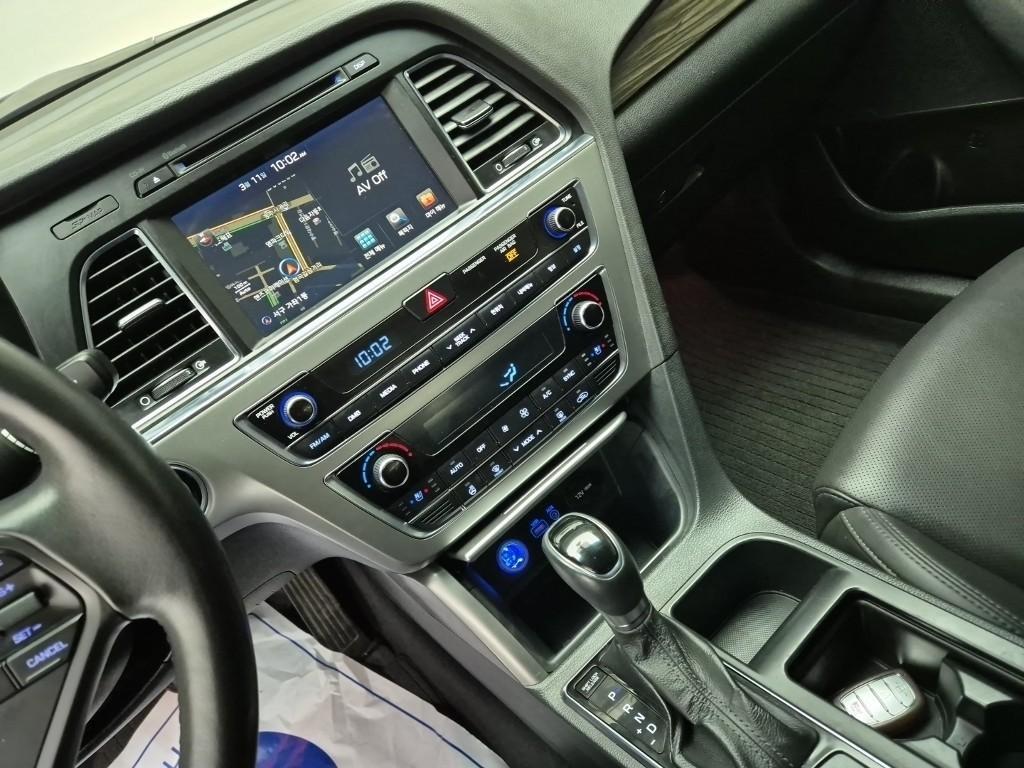 HYUNDAI Sonata - Vista 10