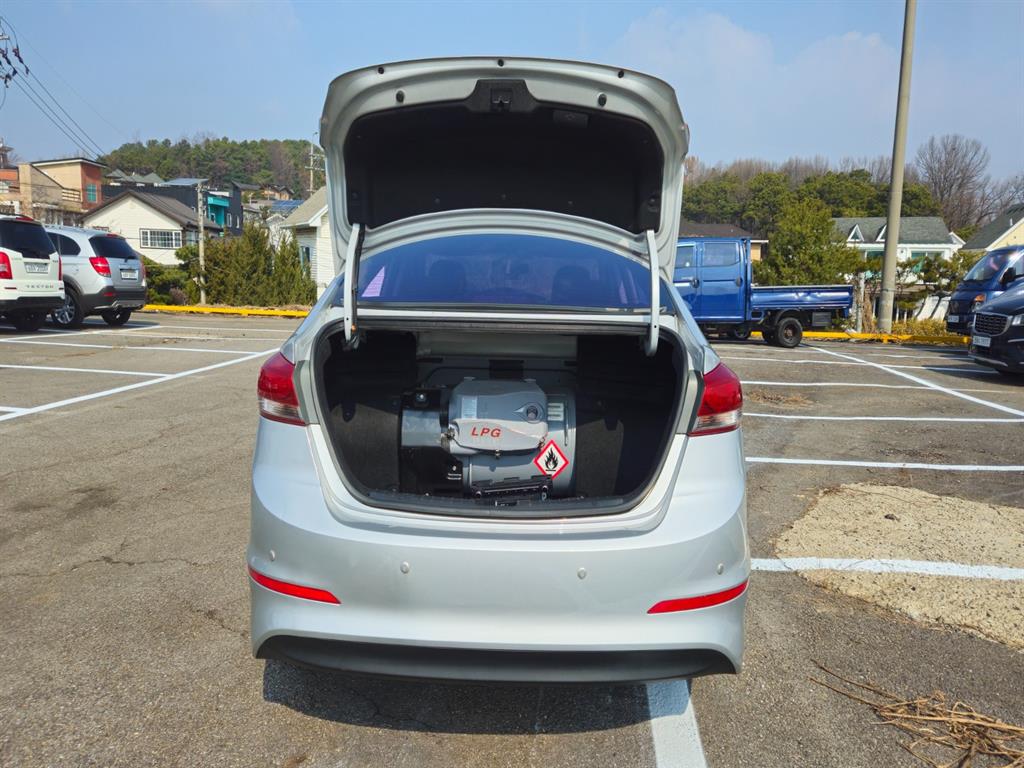 HYUNDAI Avante 2016 Plateado - Importación desde Corea - HF Imports Iquique - Foto 20